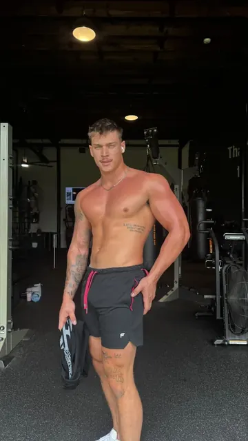 Hungodey OnlyFans fit model