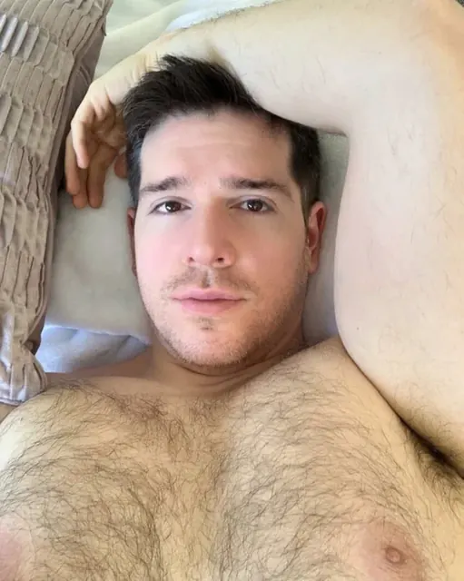 Huskybeef OnlyFans Brunette Male Creator
