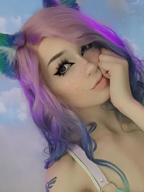 Hylialove OnlyFans cosplayer with kawaii vibes