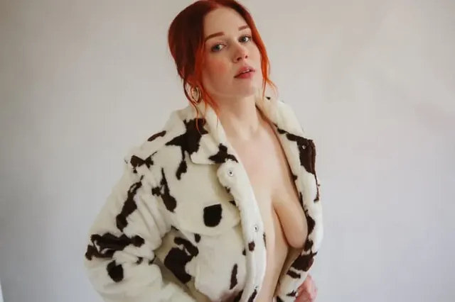 Iamjazzerella OnlyFans curvy redhead