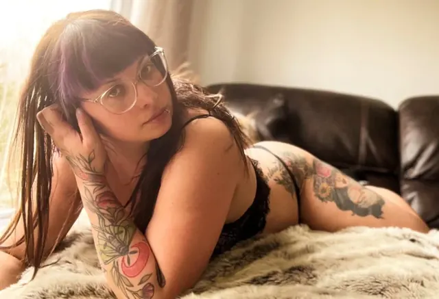 iBiche OnlyFans creator with engaging content