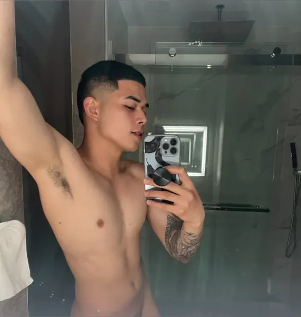 Icyyboy OnlyFans Athletic Male Creator
