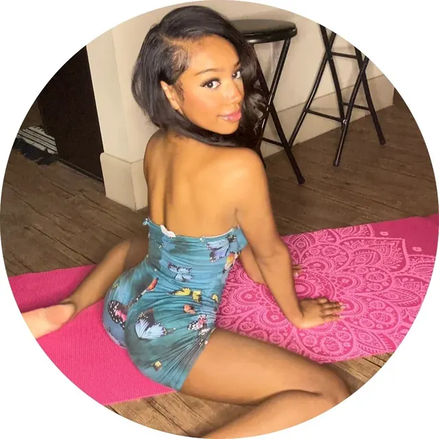 Lina OnlyFans college girl (student) creator profile photo