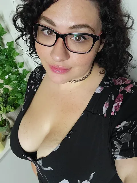 Leah Lavender on OnlyFans with a sweet personality
