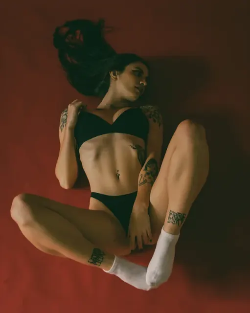 inseniity OnlyFans brunette creator with piercings