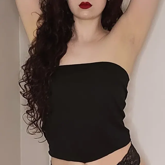 Iris Ryder OnlyFans creator with exclusive content