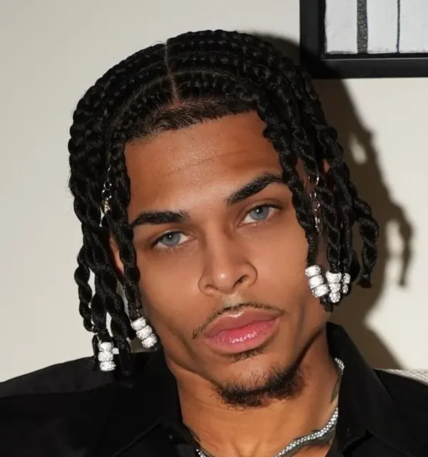 Beezy on OnlyFans playful creator with photos