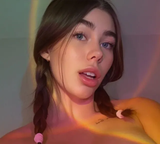Arabella OnlyFans British babe ready to captivate