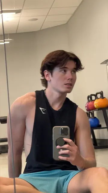Itsevanwade OnlyFans creator with engaging content