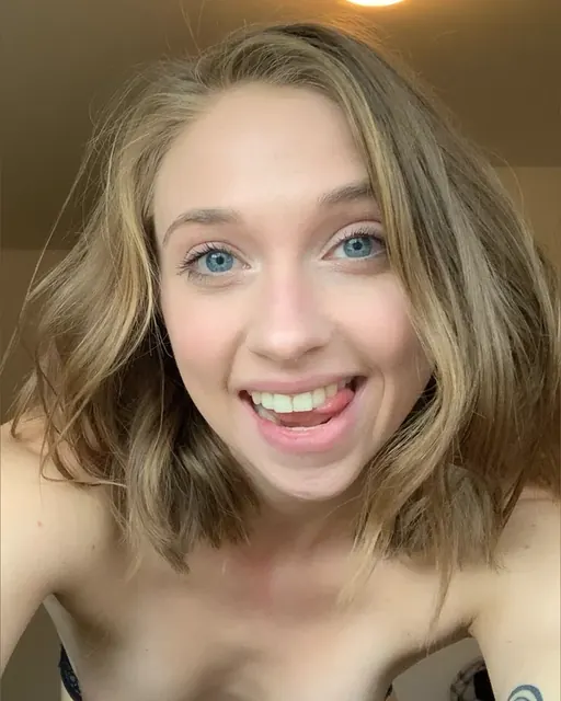 Cat OnlyFans creator with playful personality