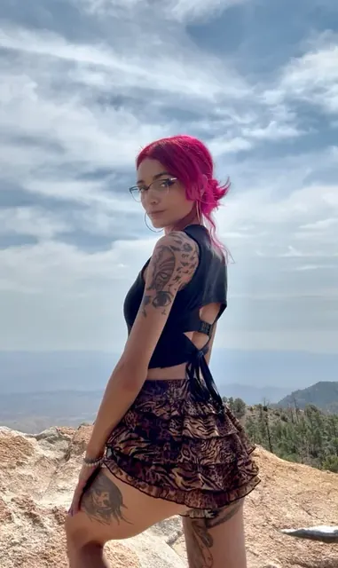 Jade Live OnlyFans creator with exclusive content