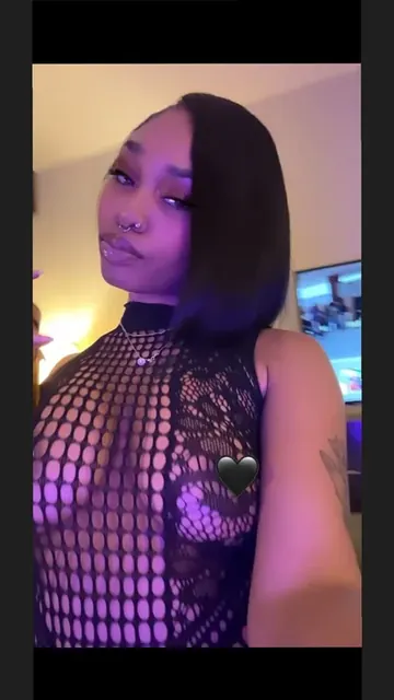 toxic🥴 OnlyFans creator with edgy look