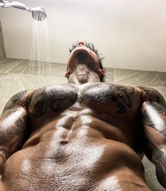 Jakipz OnlyFans creator with exclusive content