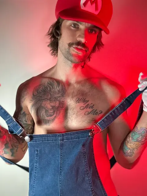 JoshJamesOfficial OnlyFans creator with interactive content.