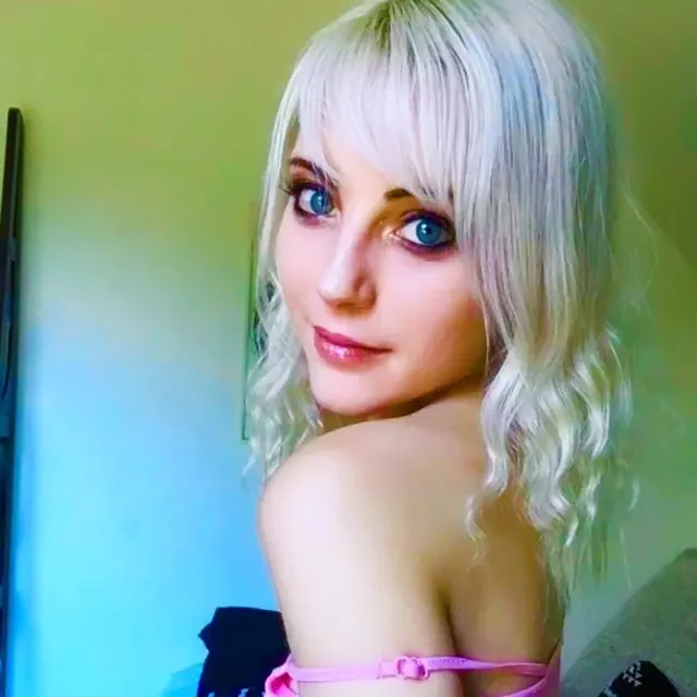 Jamie Jett OnlyFans rock-and-roll goth babe