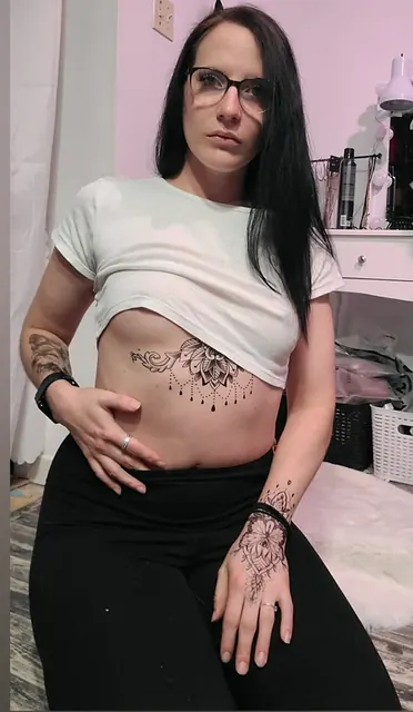 Janna on OnlyFans showcasing her tattoos