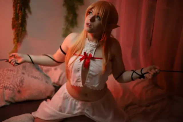 Jariacosplay OnlyFans profile with cute and sexy content.