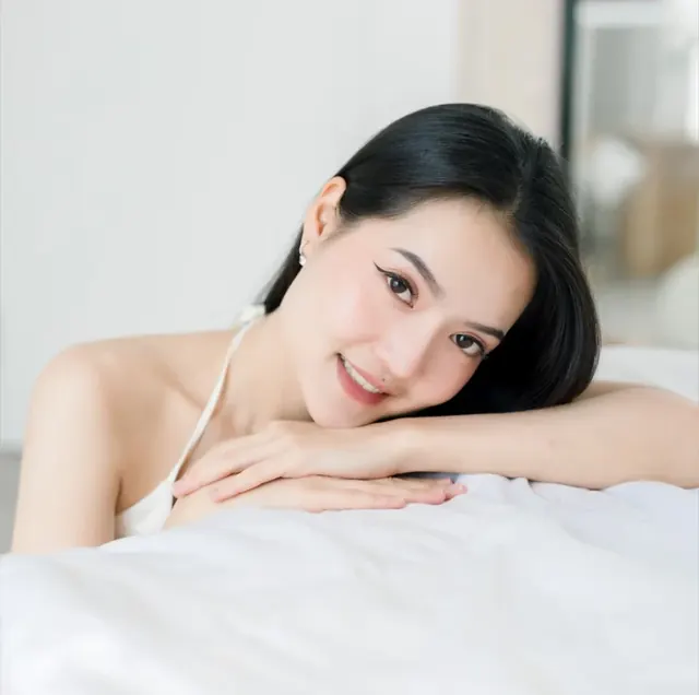 Jasmine Pearl OnlyFans creator with a shy personality