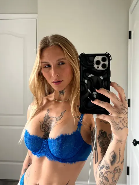 Jay on OnlyFans showcasing her tattooed fitness model aesthetic
