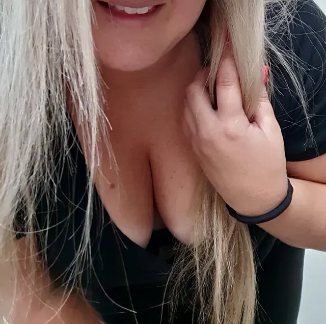 Jennsmith218 OnlyFans creator with exclusive content
