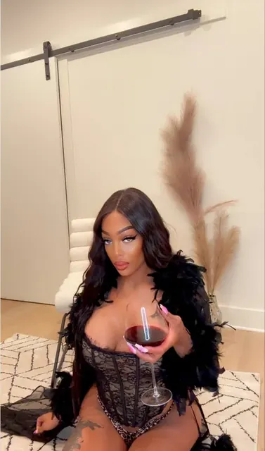 Jerrika Jacuzzi OnlyFans curvy creator