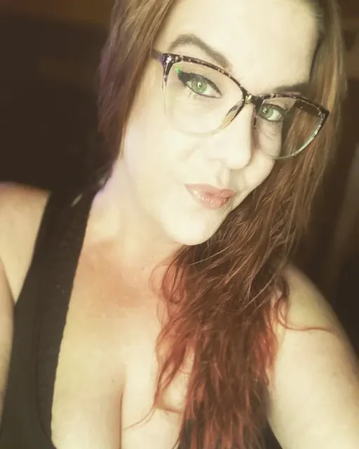 Jetbomb25 OnlyFans brunette beauty