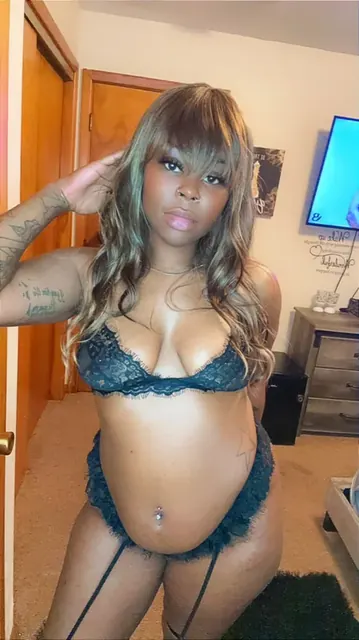 Jewelzzx OnlyFans tattooed beauty