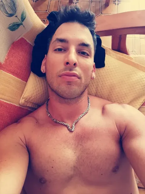 Jison89 OnlyFans profile with athletic build