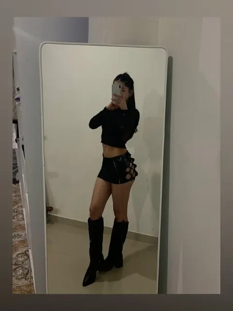 Johana OnlyFans sexy and playful creator