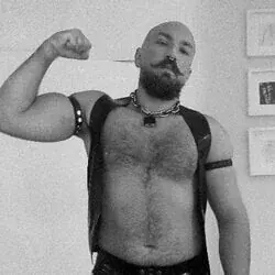 Joncerdoxxx OnlyFans rubber and leather content