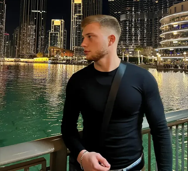 Jony Evans OnlyFans muscular male creator