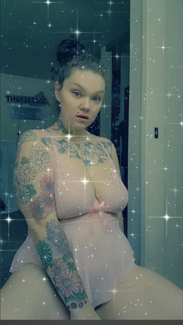 Joy OnlyFans creator with luscious and juicy content