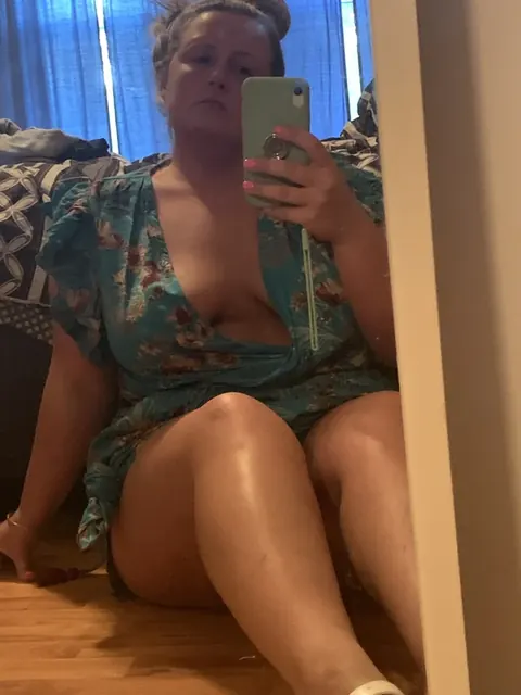 Juicyjules256 OnlyFans creator with exclusive content