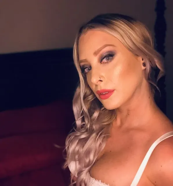 Juliepopcorn OnlyFans Blonde Creator