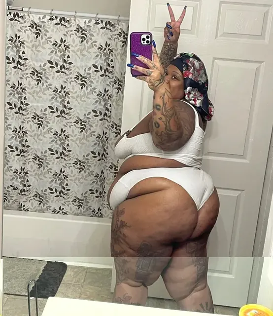 Fat Slut OnlyFans creator with engaging content