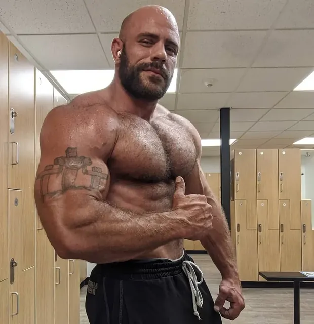 Justin Metrando OnlyFans weightlifter bodybuilder
