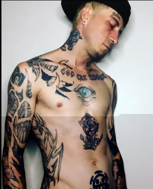 Jvmmyquinn OnlyFans tattooed alternative creator