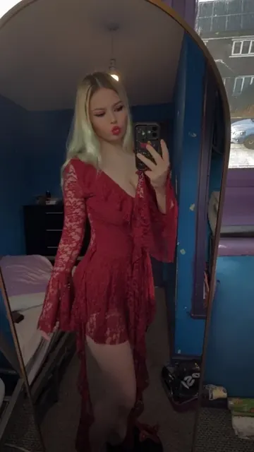Kaylaspillz OnlyFans creator with engaging content