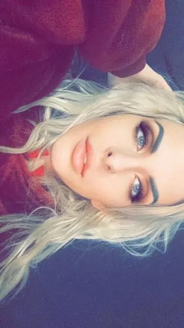 Kblzzzz OnlyFans glamorous blonde creator