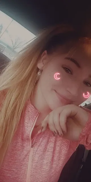 Lizzy OnlyFans creator offering exclusive content