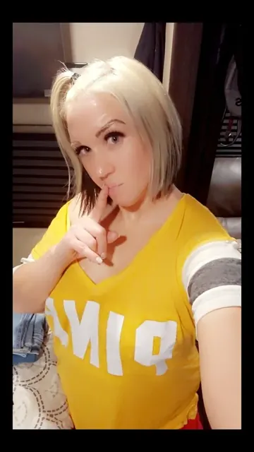 Gypsy OnlyFans creator with custom content