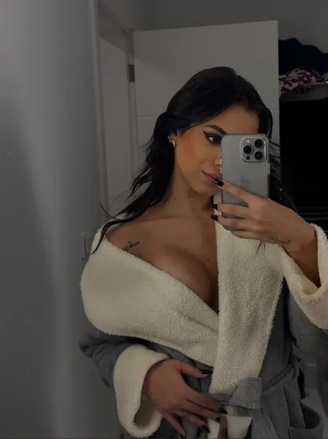 Key Alves OnlyFans athlete with stunning photos