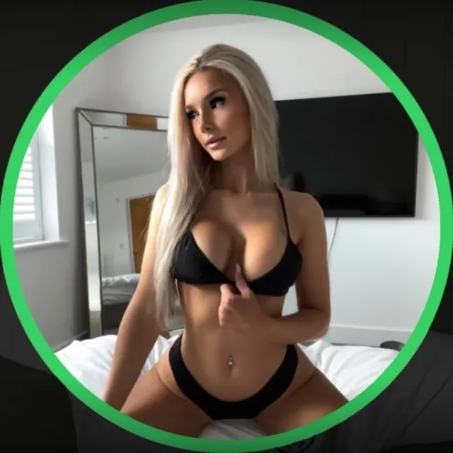 Khloe OnlyFans profile picture - petite creator