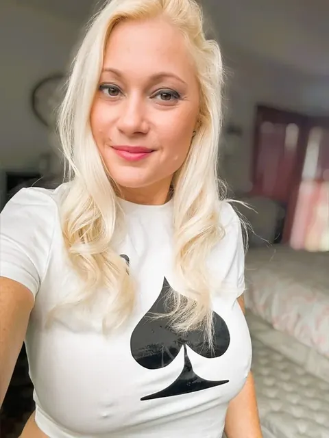 Kimbrrrjaxxx OnlyFans blonde creator