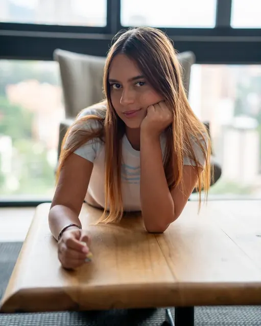 Kimmy Rosee OnlyFans sexy poet artist