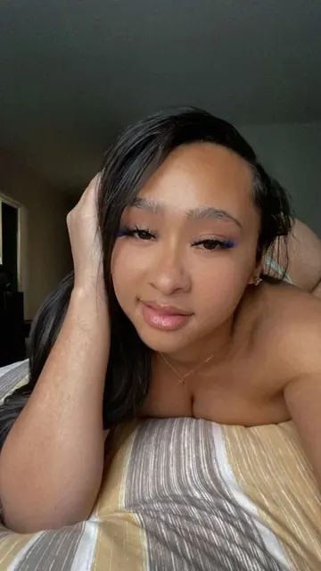 SweetLiaa OnlyFans creator with a captivating personality.