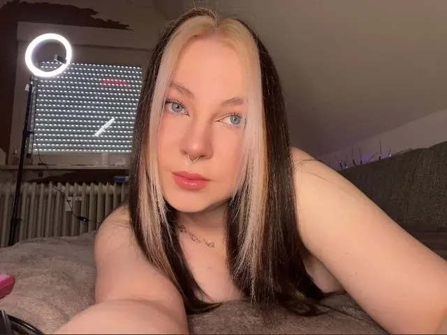 Kira๐ง๐ป OnlyFans creator with a cute face