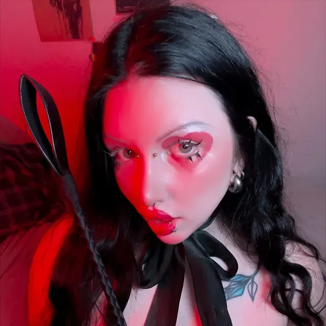 Kira Goth Girl OnlyFans profile picture - Goth creator