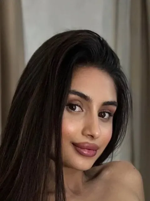 Kira OnlyFans creator with exclusive content