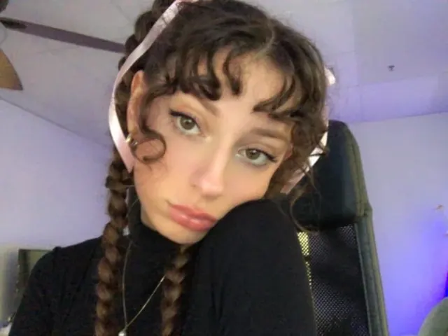 alicia OnlyFans Brunette Creator
